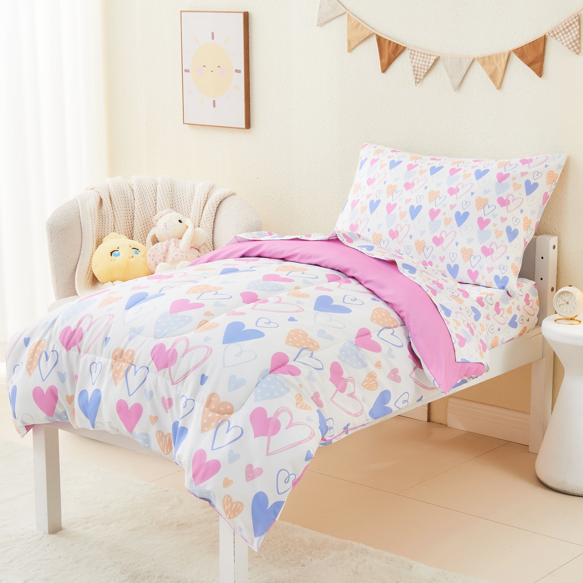 Love Heart Toddler Bedding Set– 4 Piece