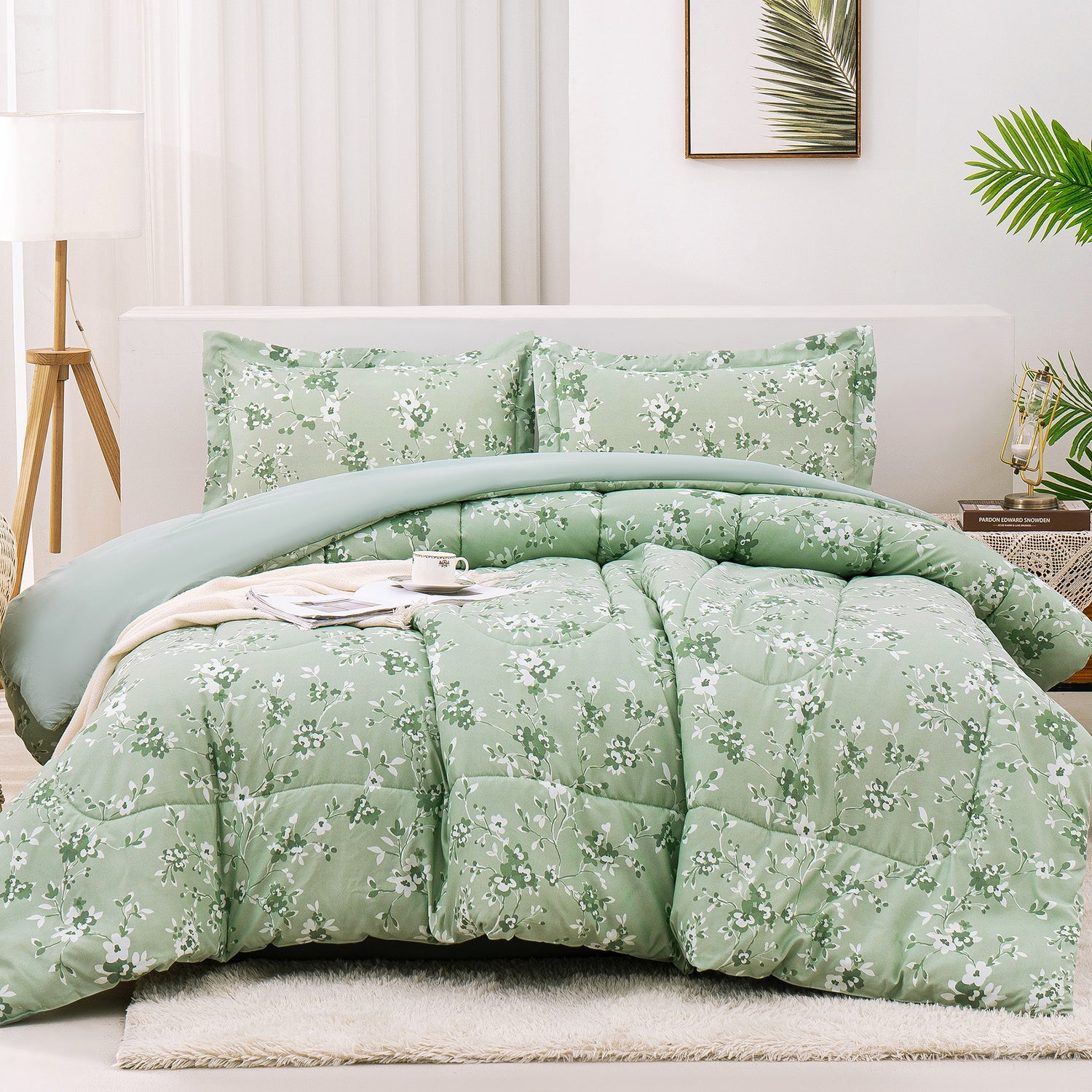 Green White Flower 3 Pieces Comforter Sets with Pillow Shams