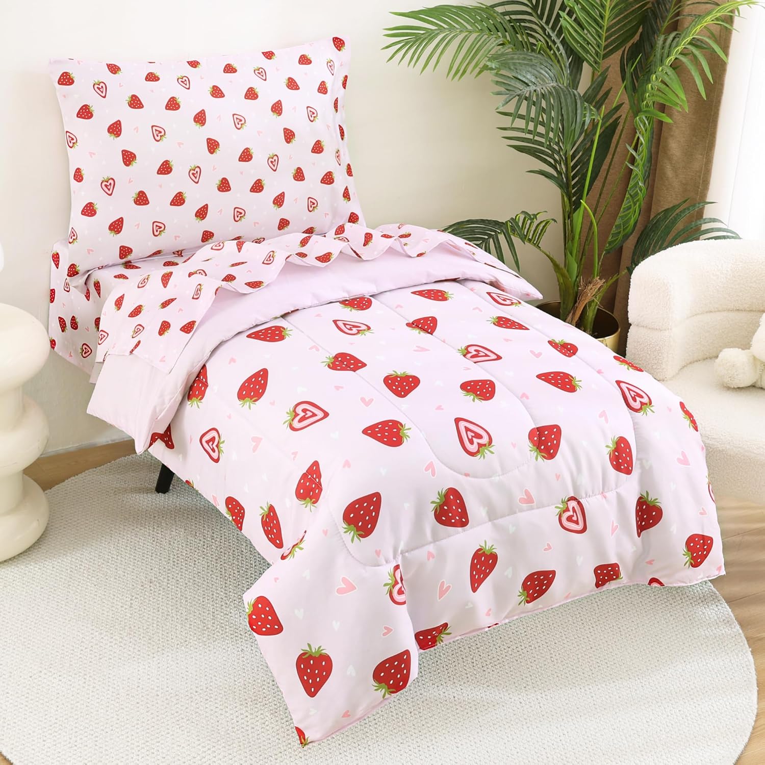 Prink Strawberry Printed Toddler Comforter Set– 4 Piece