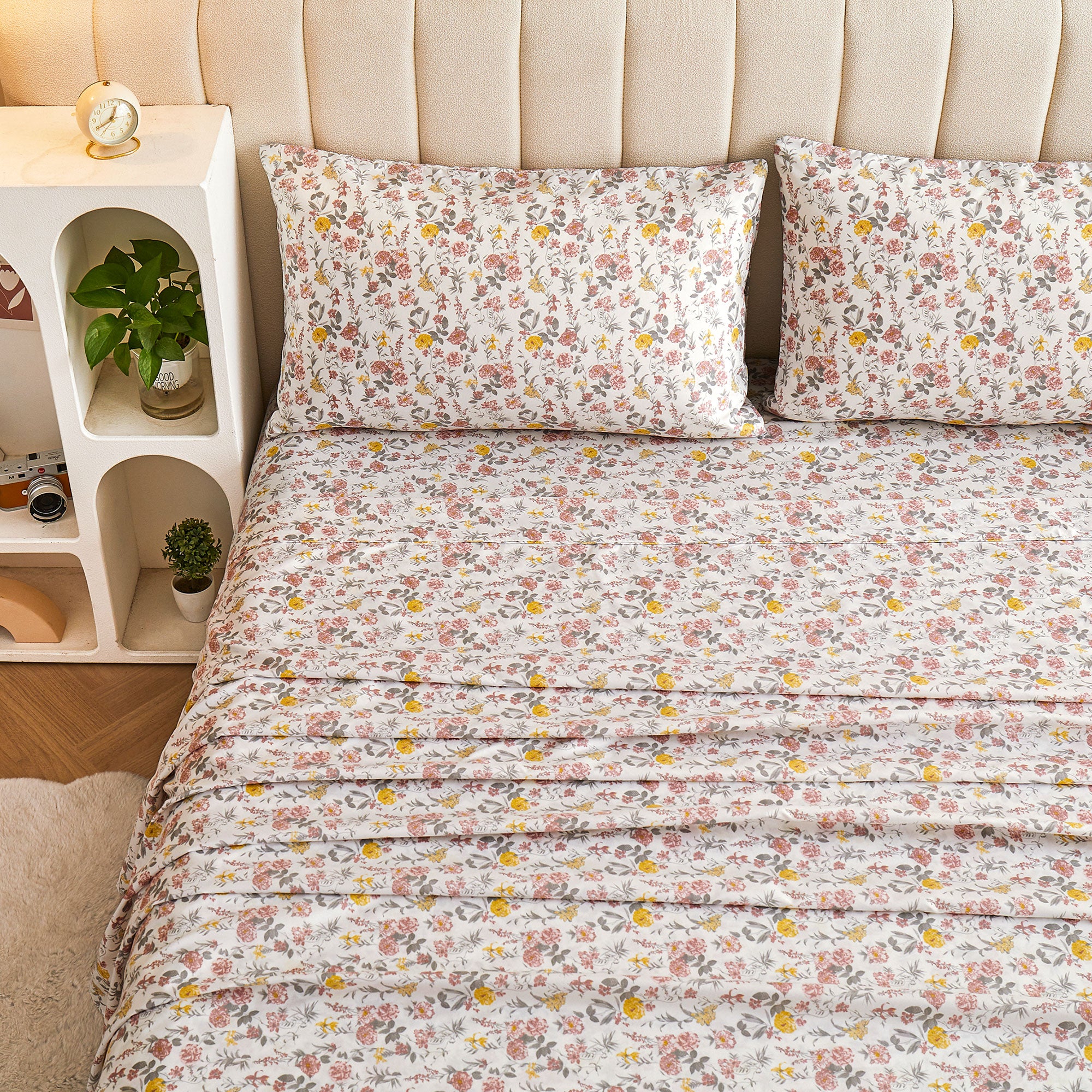 4 Piece Vintage Pink & Yellow Flower Patterned Bed Sheets Set