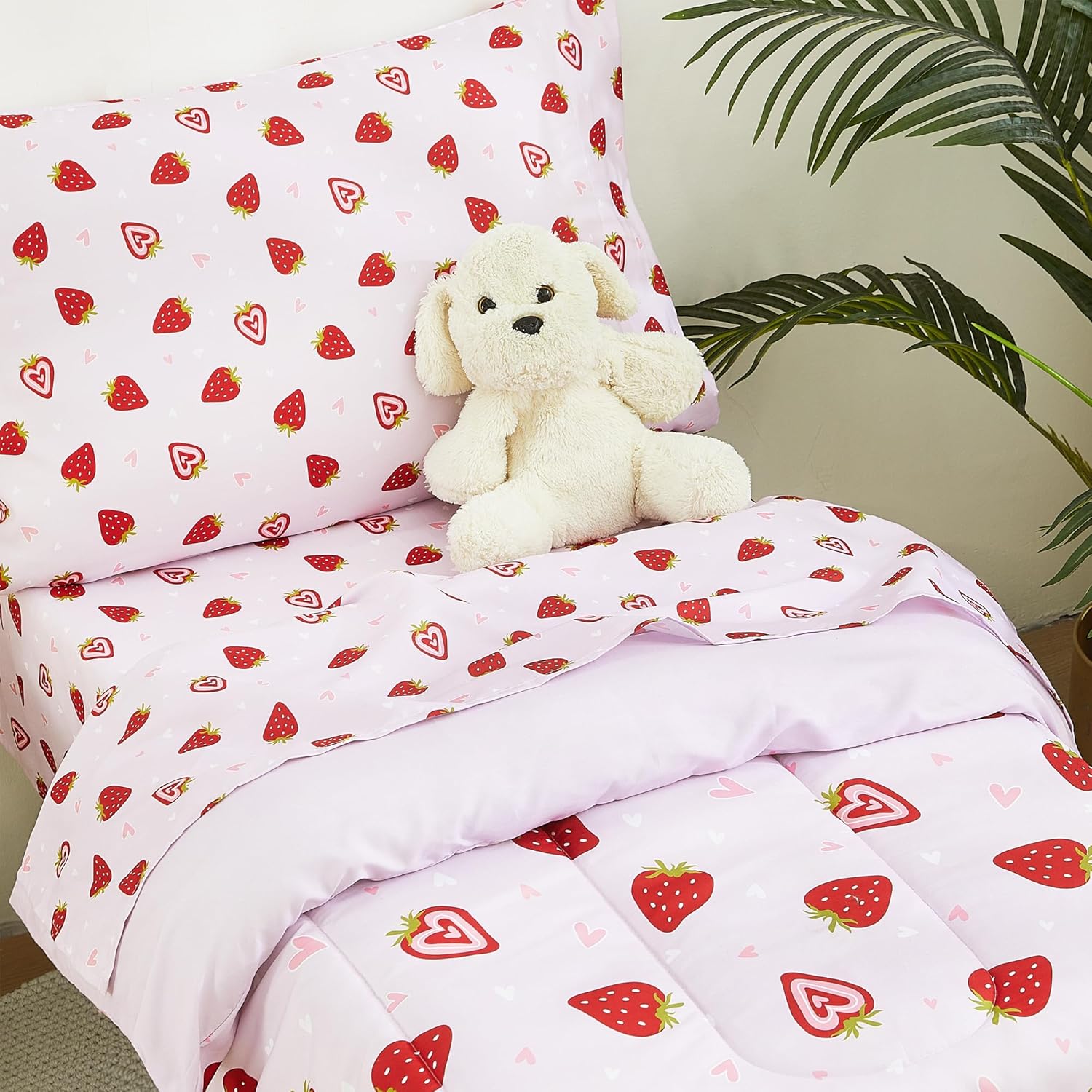 Prink Strawberry Printed Toddler Comforter Set– 4 Piece