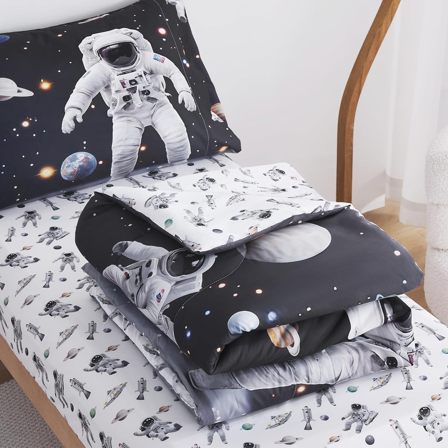 Astronaut Printed Toddler Comforter Set– 4 Piece