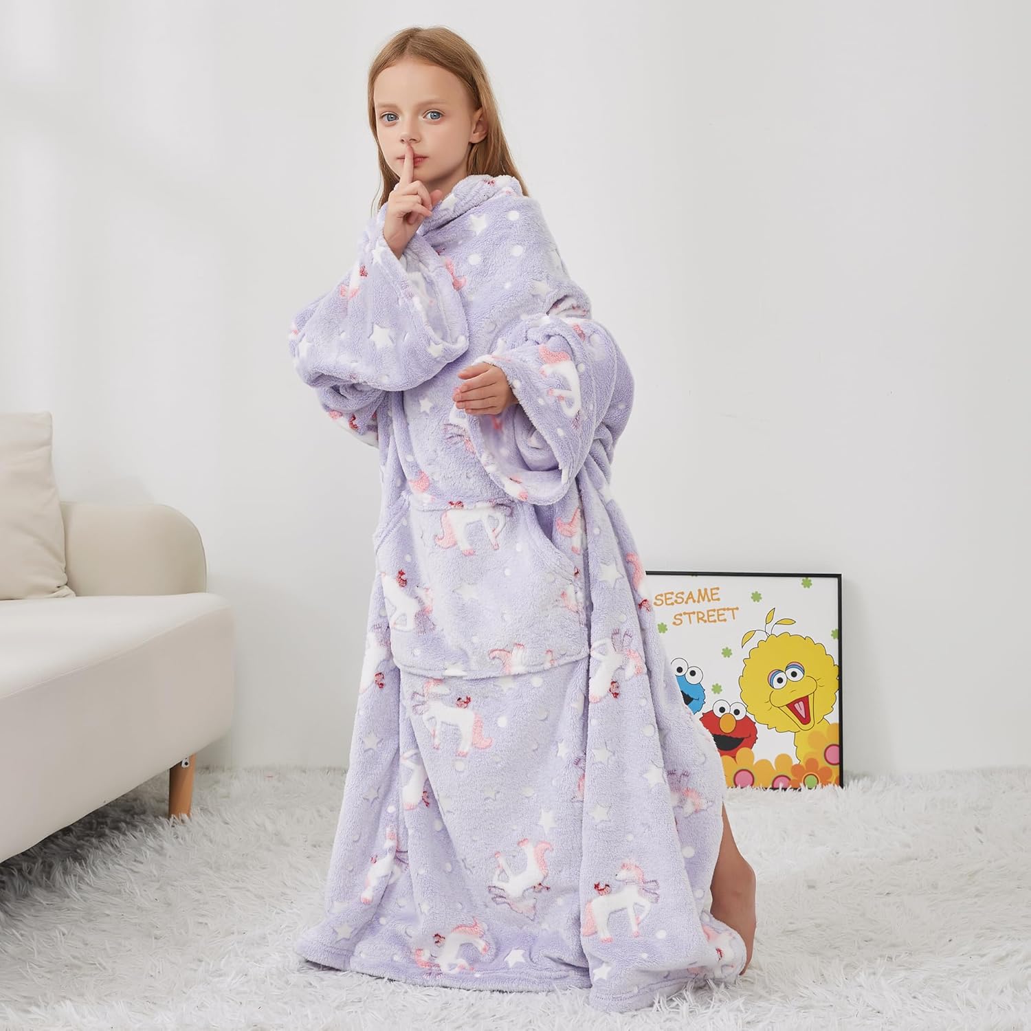 Kids Wearable Fleece Blanket with Sleeves & Foot Pocket for Kids Girls Boys, Lightweight Soft Blanket,Glow in the dark Unicorn