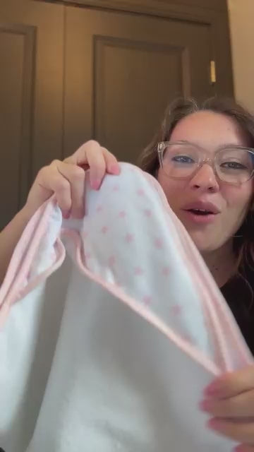 Load video: Unicorn Baby Towels and Baby Wash Cloths Set 6-Pack Size 28 x 28 Inch